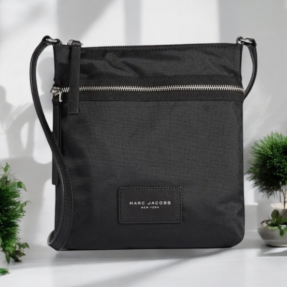 MARC JACOBS NEW YORK Crossbody Bag Marc Jacobs Bag Black Nylon Leather FAST SHIP - Picture 1 of 16